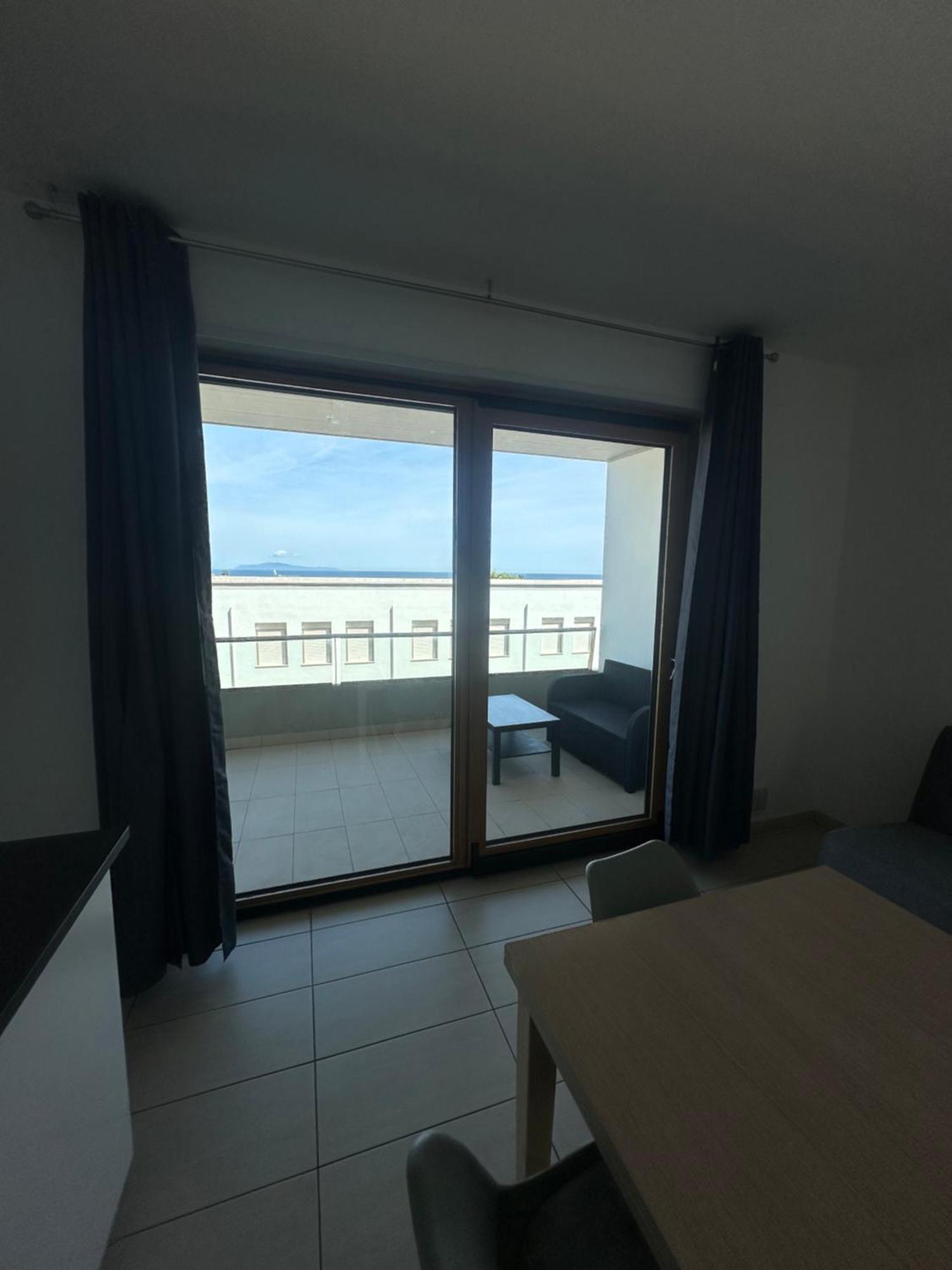 Appartamenti Lungomare 托雷斯港 外观 照片